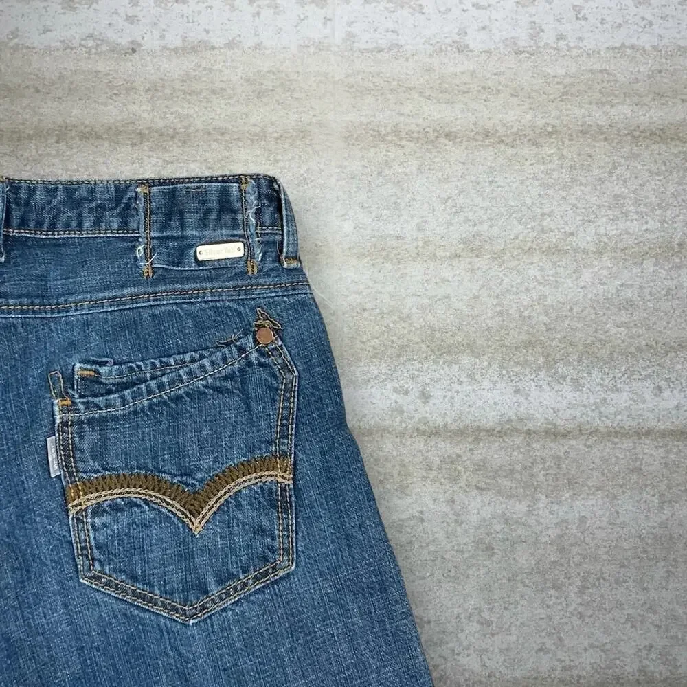 Vintage Y2K Levis Jeans 32x32 Slim Straight Leg Medium Wash Silver Tab Cotton